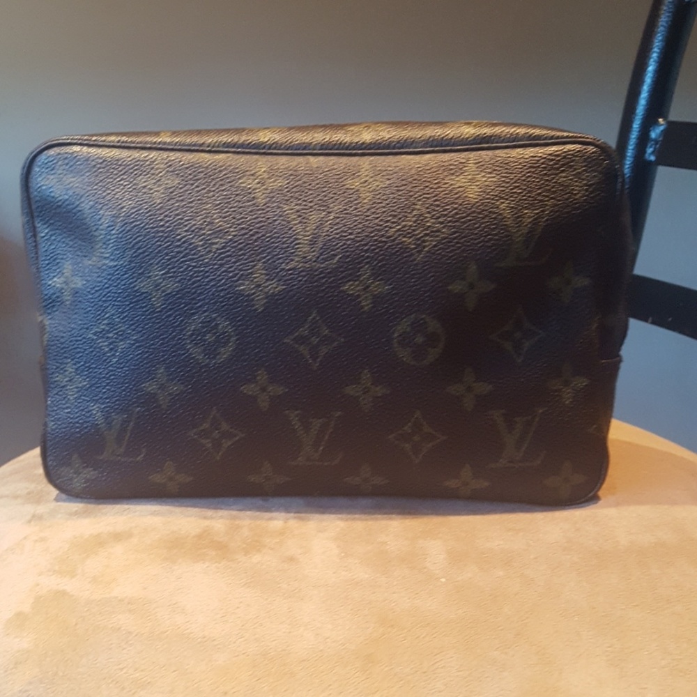 Louis Vuitton Trousse Toilette23 m47524 clutch bag